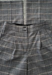 NWOT Express Super High Rise Trouser